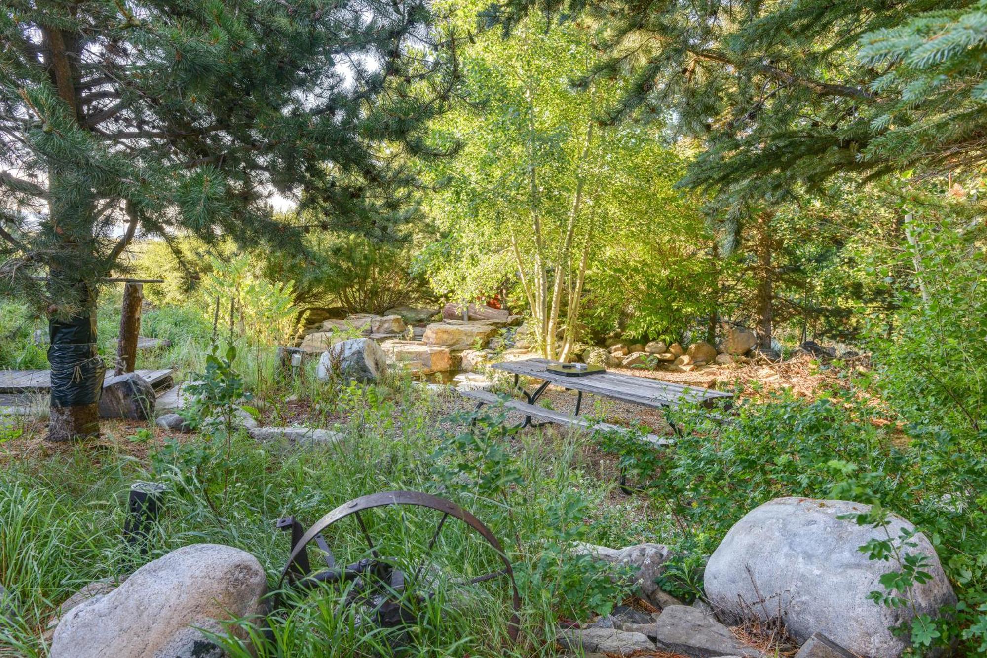 Cozy Island Park Cabin, 20 Mi To Yellowstone! 외부 사진