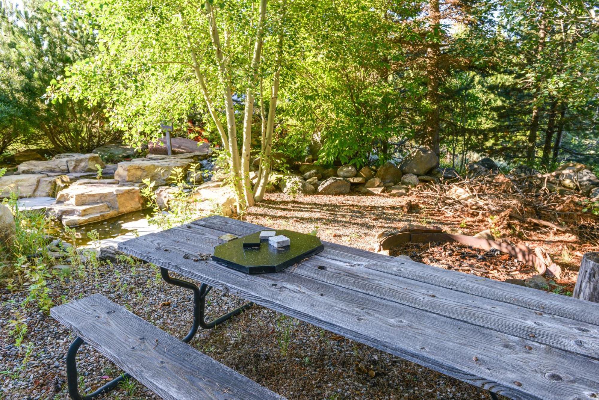 Cozy Island Park Cabin, 20 Mi To Yellowstone! 외부 사진