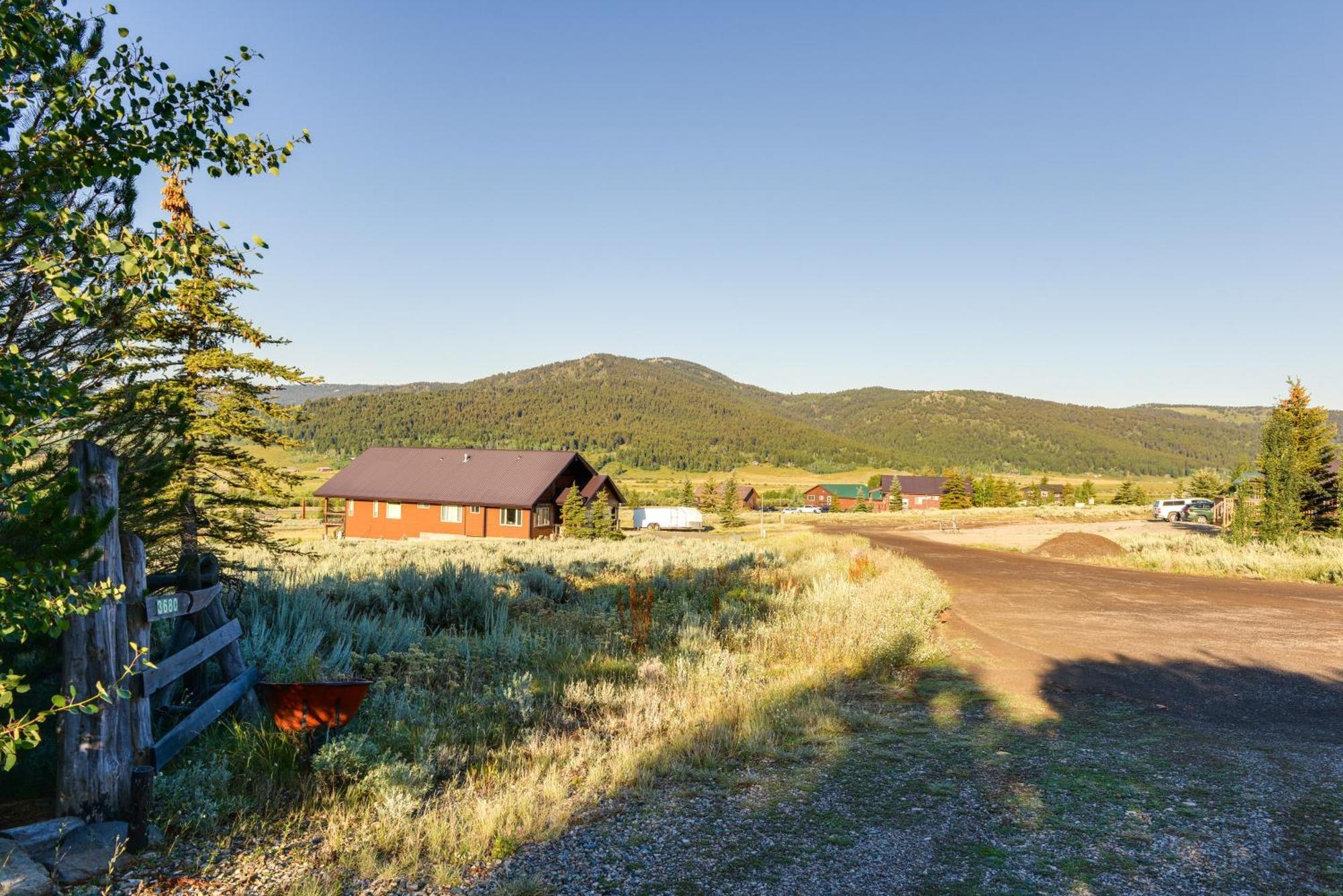 Cozy Island Park Cabin, 20 Mi To Yellowstone! 외부 사진